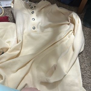 Sweater super soft. And cute!